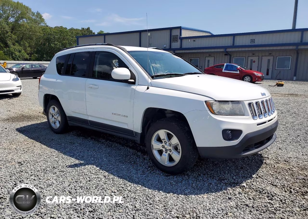 2016 Jeep Compass Latitude VIN:1C4NJCEA8GD664409 - 4