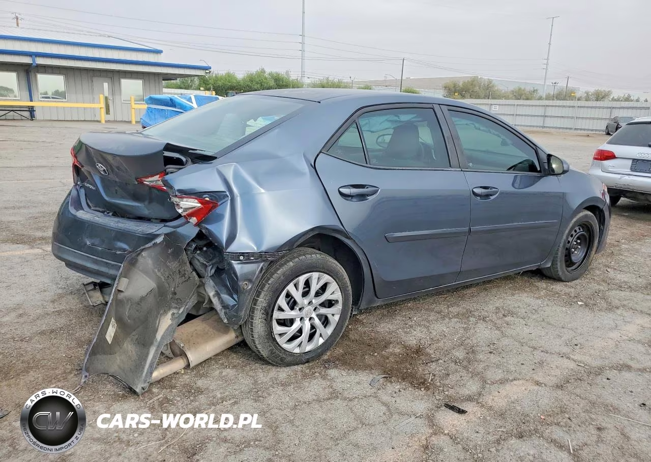 2017 Toyota Corolla Le VIN:2T1BURHE5HC773601 - 3