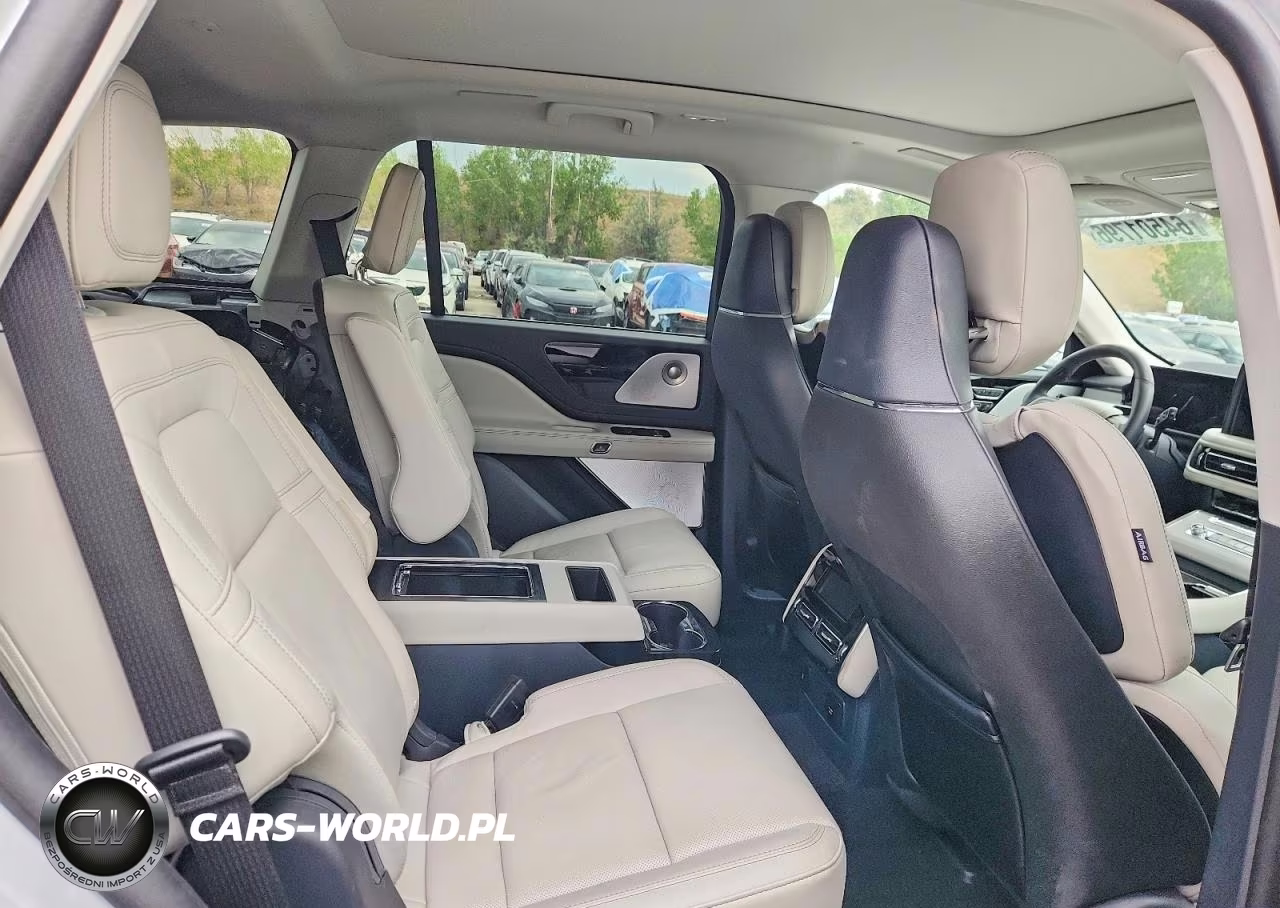 2025 Lincoln Aviator Reserve VIN:5LM5J7XC9SGL18228 - 11
