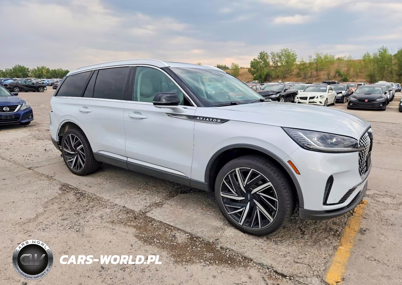 2025 Lincoln Aviator Reserve VIN:5LM5J7XC9SGL18228 - 4