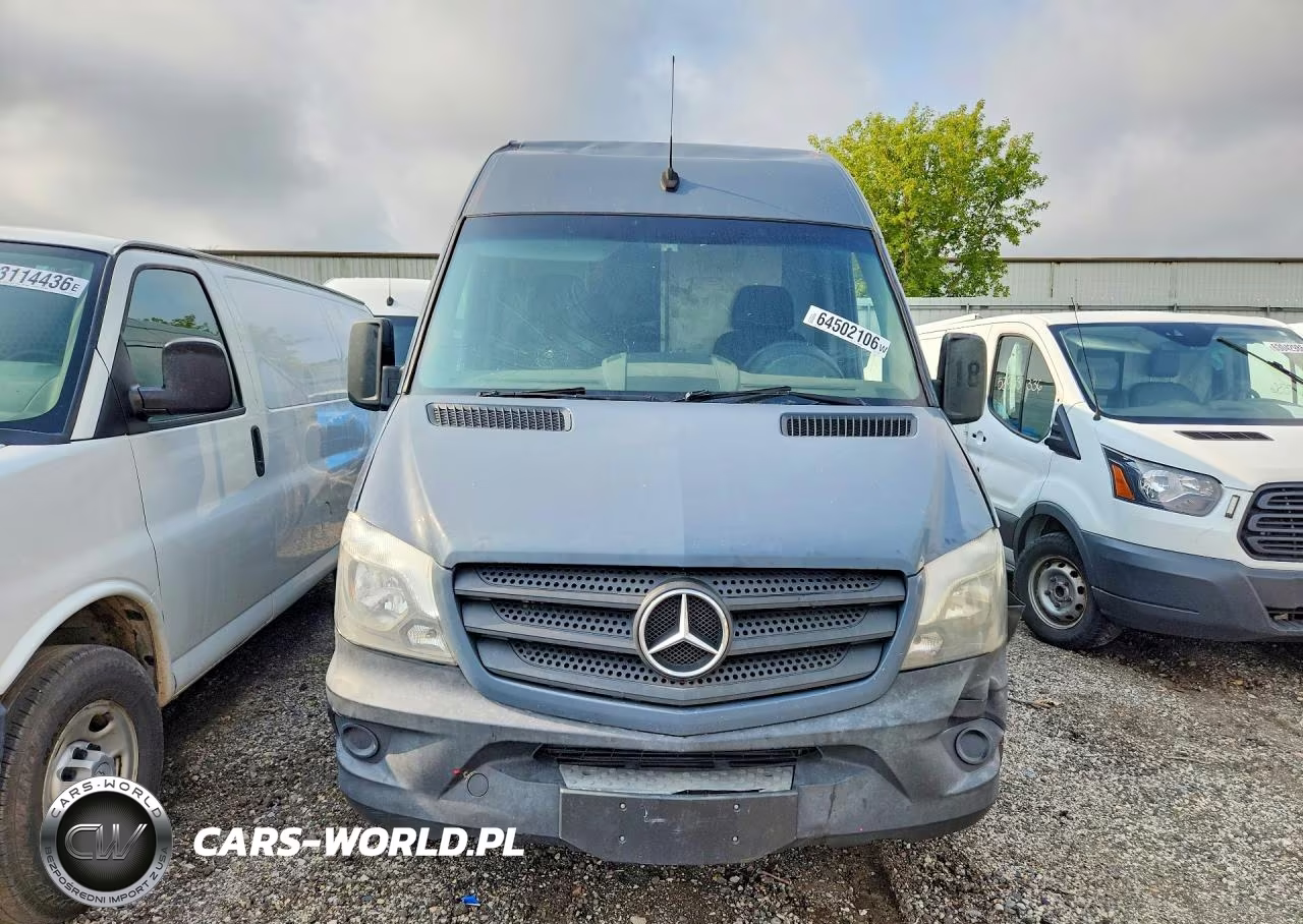 2018 Mercedes-Benz Sprinter 2500 Delivery Van VIN:WD3PE7CD9JP645921 - 5