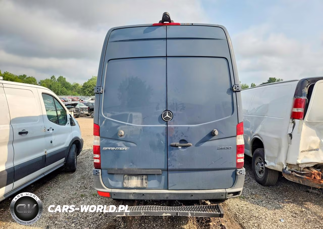 2018 Mercedes-Benz Sprinter 2500 Delivery Van VIN:WD3PE7CD9JP645921 - 6