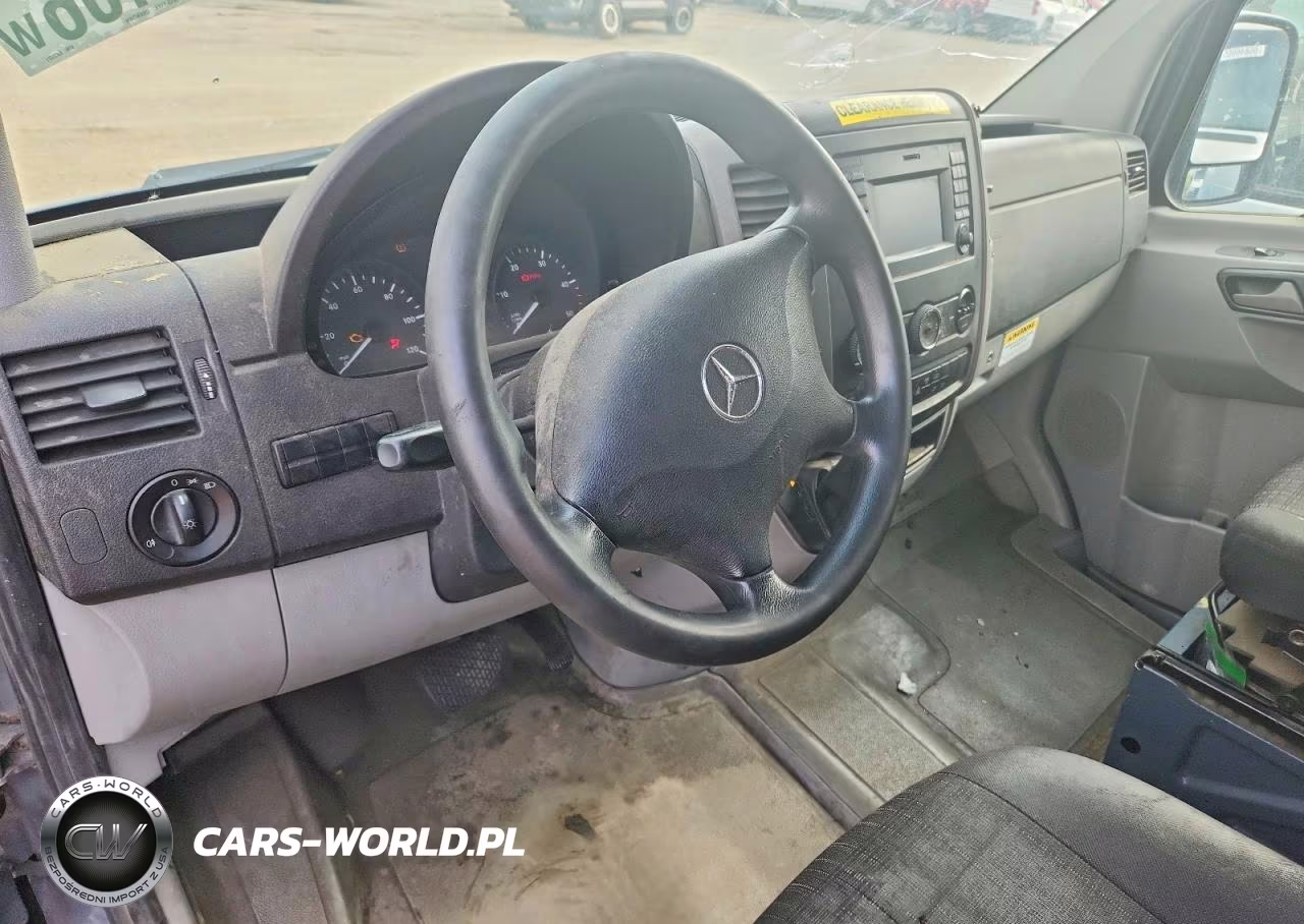 2018 Mercedes-Benz Sprinter 2500 Delivery Van VIN:WD3PE7CD9JP645921 - 8
