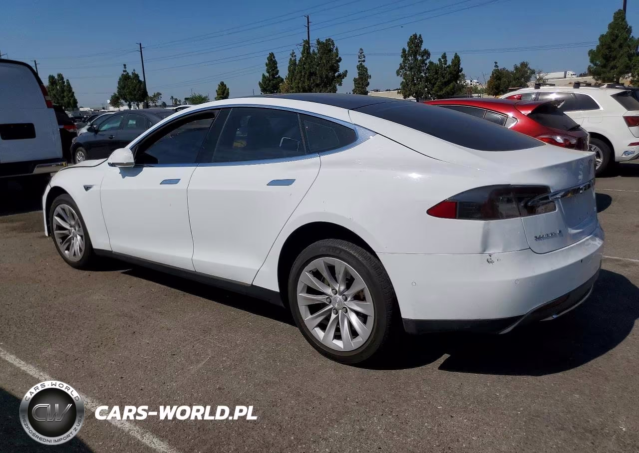 2015 Tesla Model S VIN:5YJSA1E12FF115562 - 2