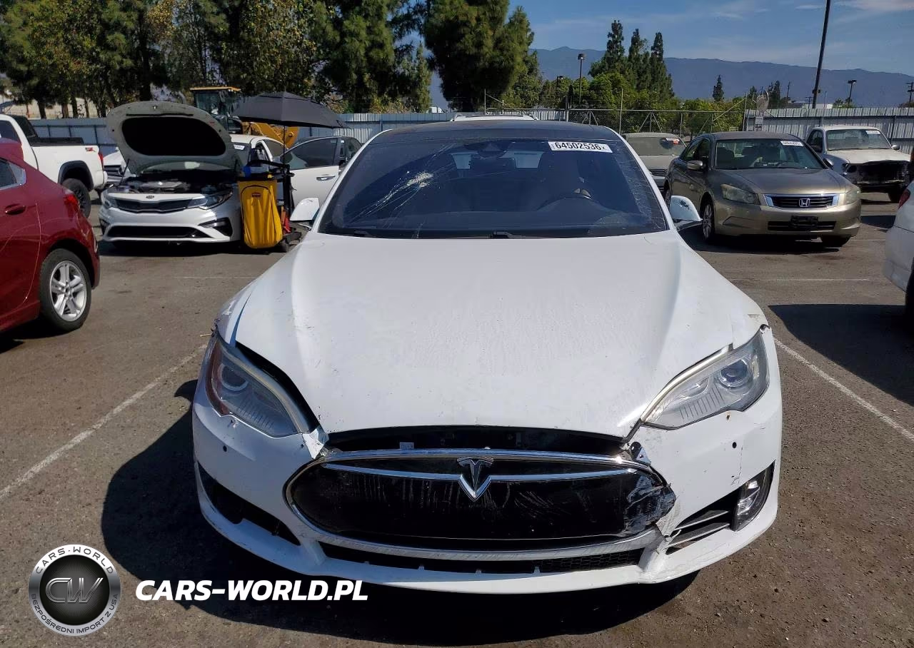 2015 Tesla Model S VIN:5YJSA1E12FF115562 - 5