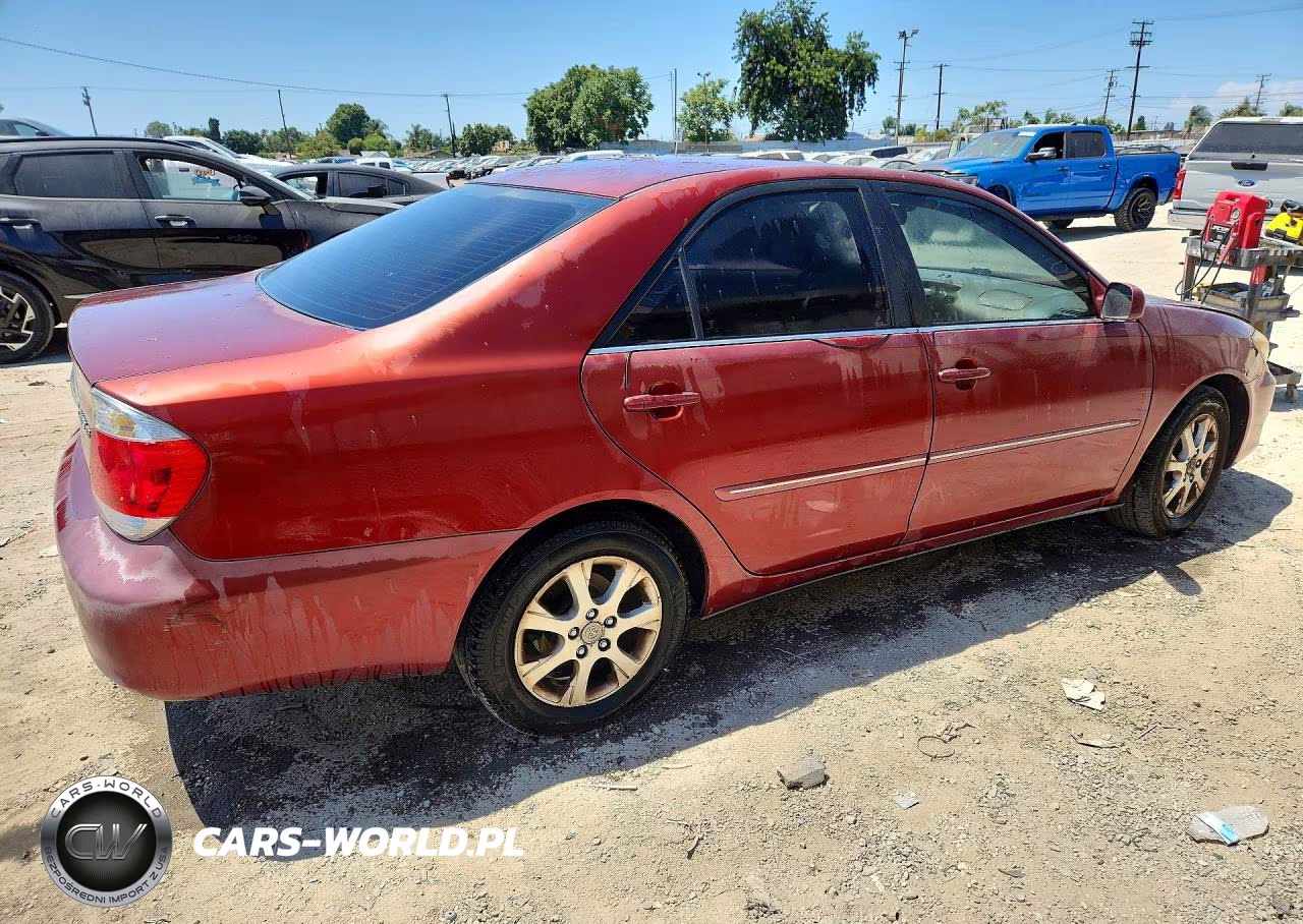 2005 Toyota Camry Xle VIN:4T1BE30K45U004528 - 3