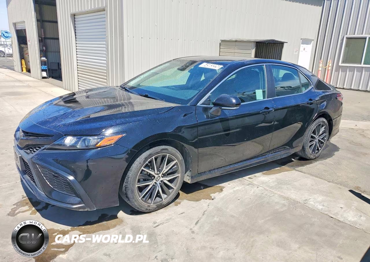 2022 Toyota Camry Se – zdjęcie 1 z 12