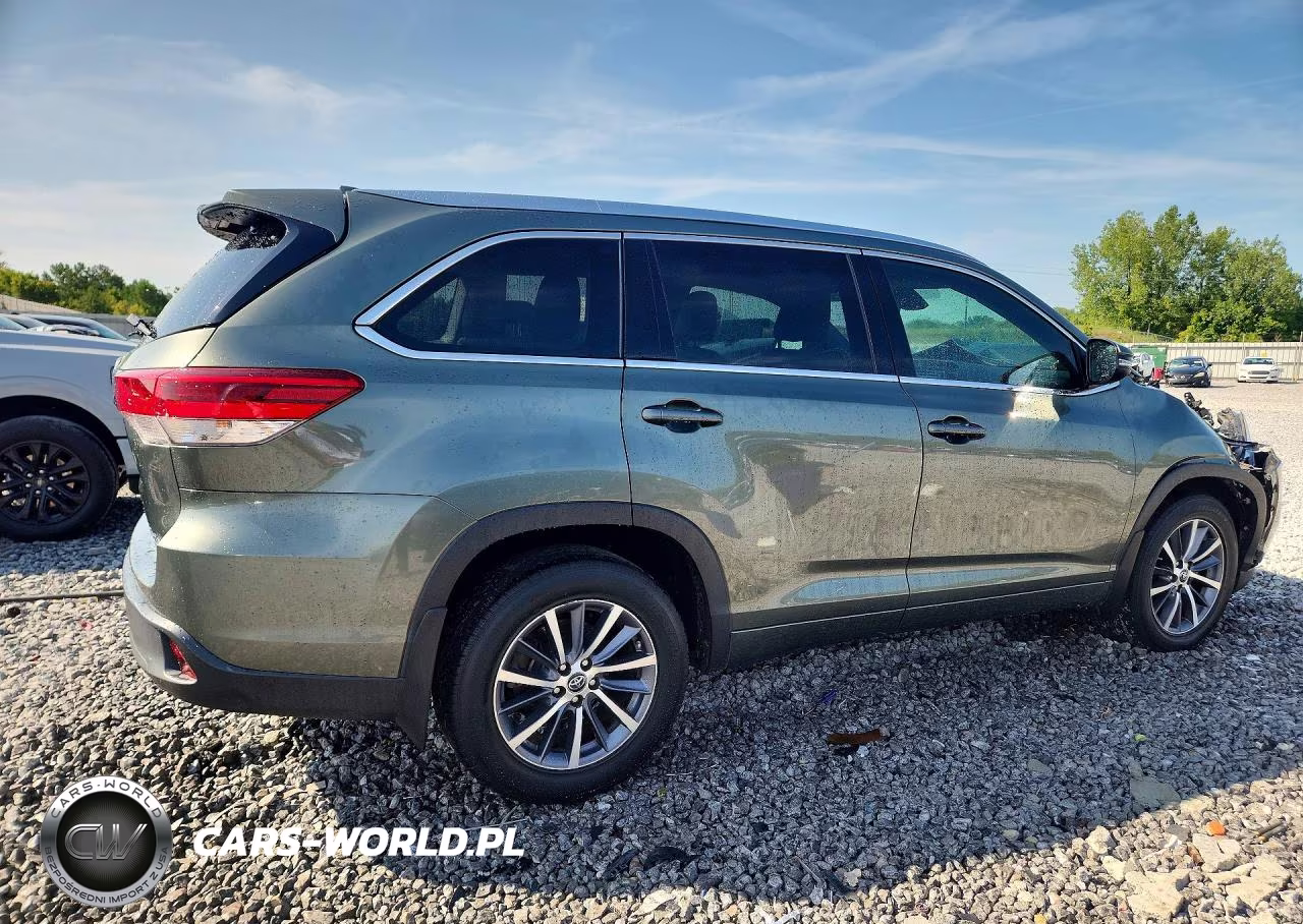 2017 Toyota Highlander Xle VIN:5TDJZRFH5HS438923 - 3