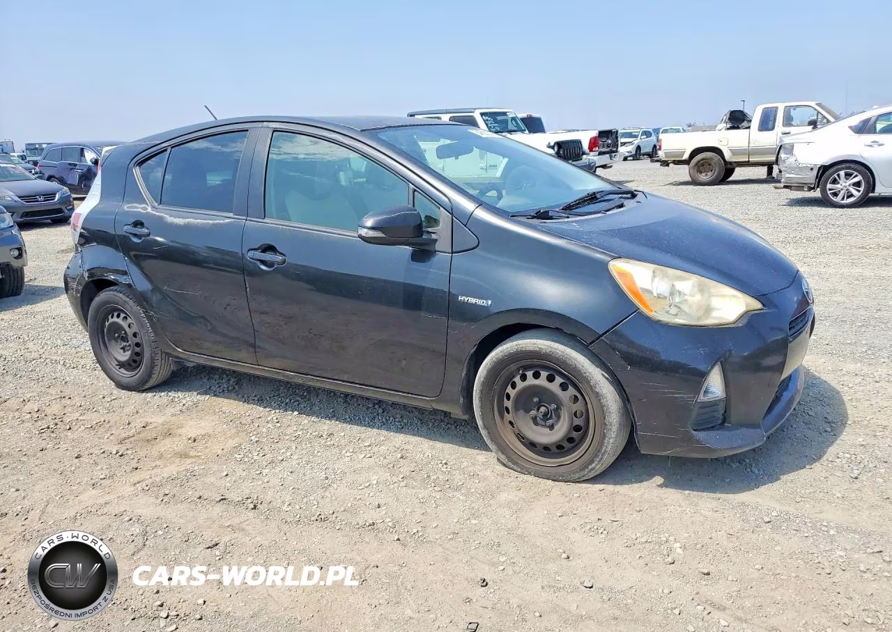 2012 Toyota Prius C One VIN:JTDKDTB38C1515123 - 4