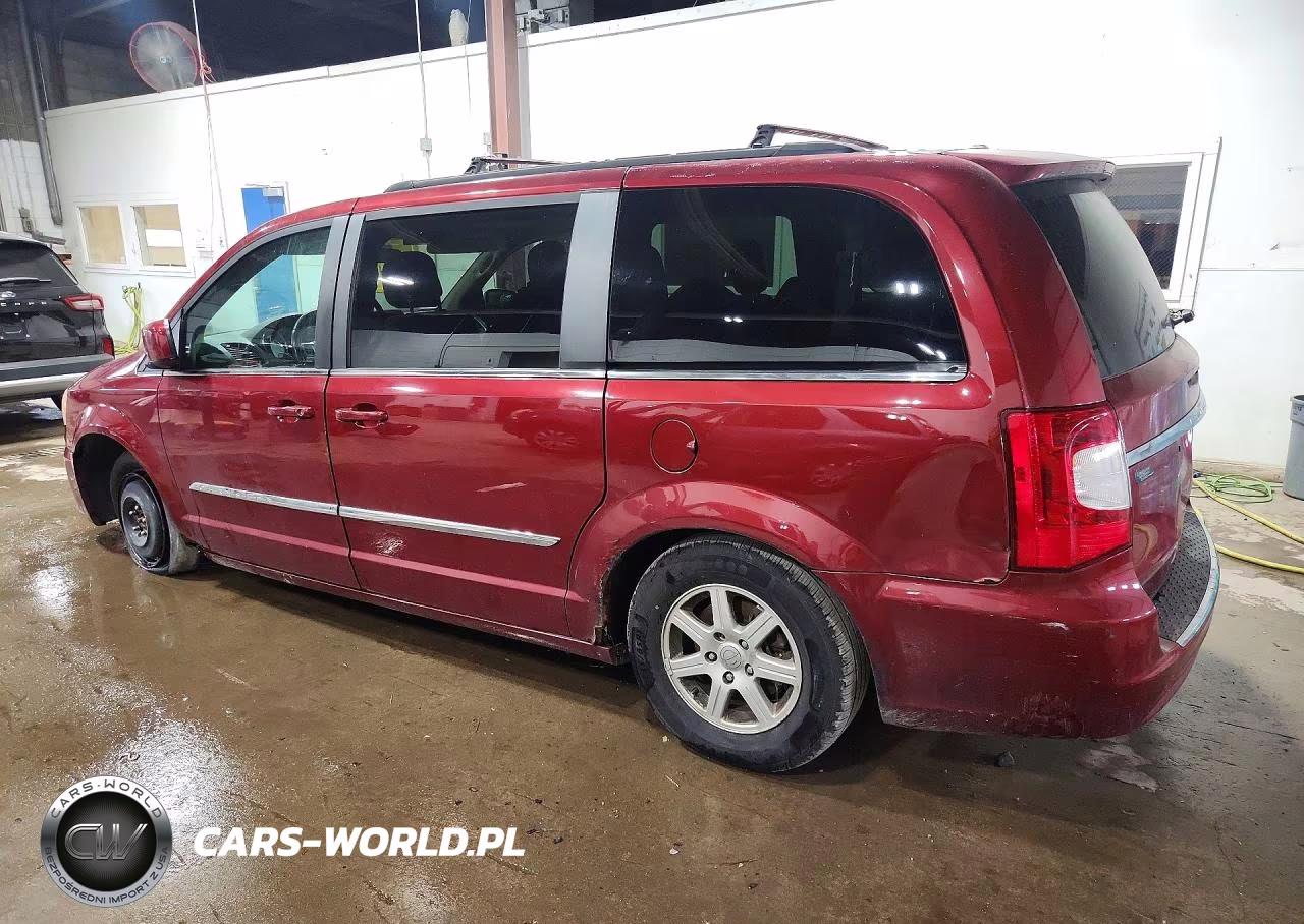 2011 Chrysler Town & Country Touring VIN:2A4RR5DG4BR677038 - 2