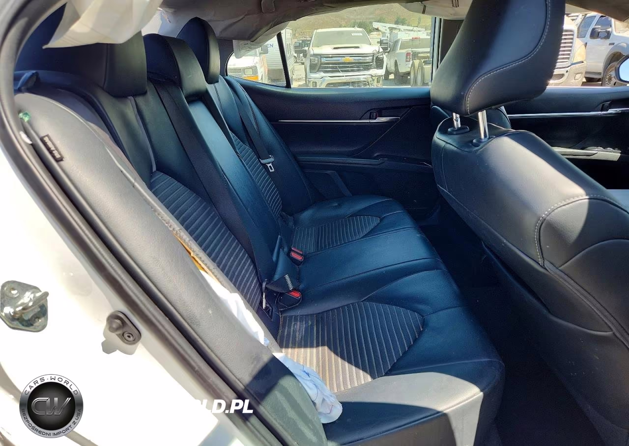 2020 Toyota Camry Se VIN:4T1G11AK6LU941446 - 10
