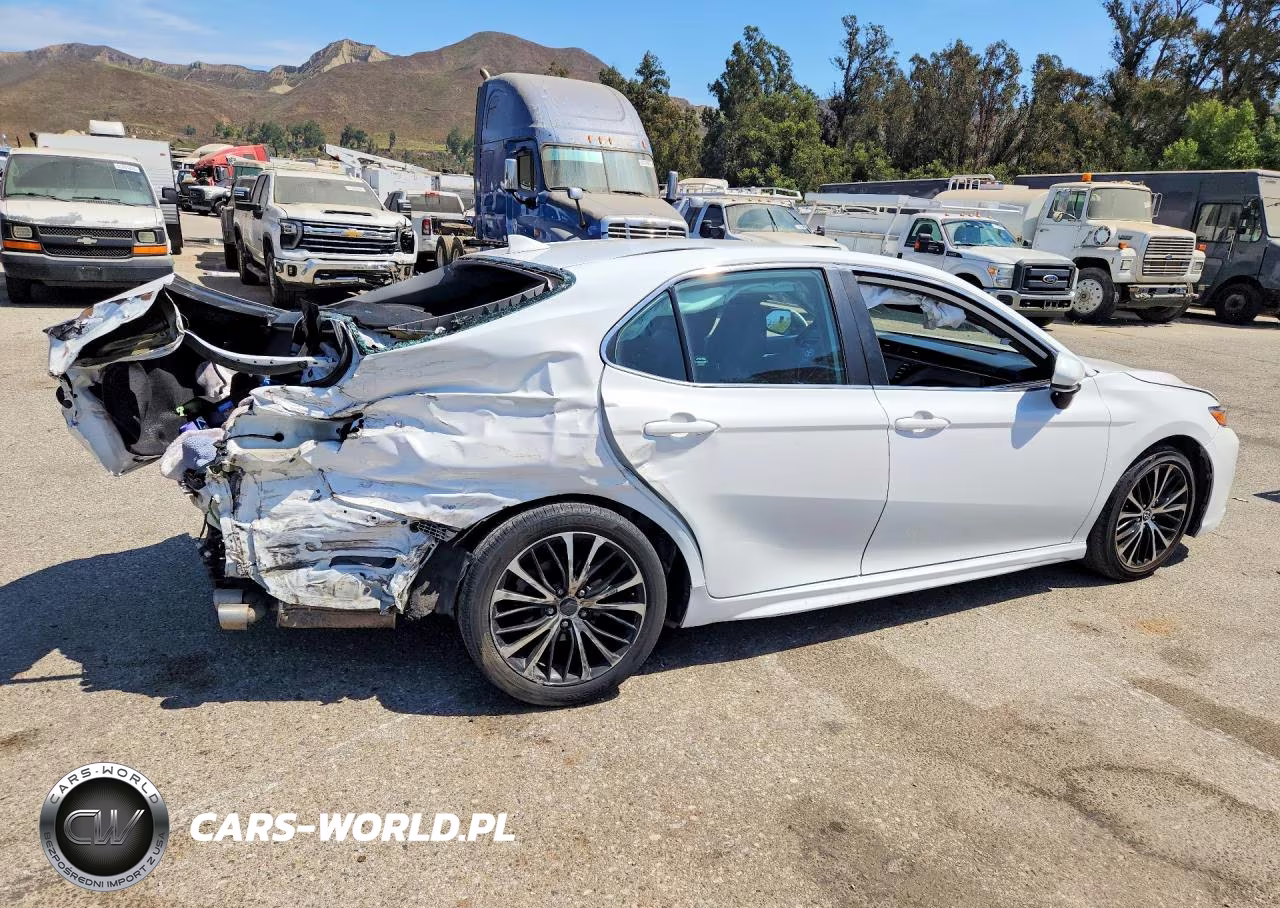 2020 Toyota Camry Se VIN:4T1G11AK6LU941446 - 3