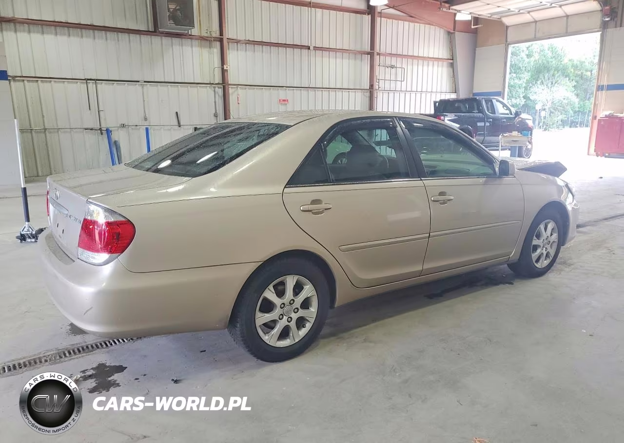 2005 Toyota Camry Xle VIN:4T1BE30K65U008404 - 3