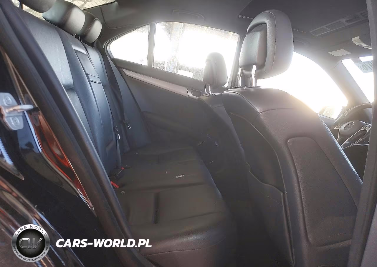 2012 Mercedes-Benz C 250 VIN:WDDGF4HB3CR236061 - 10