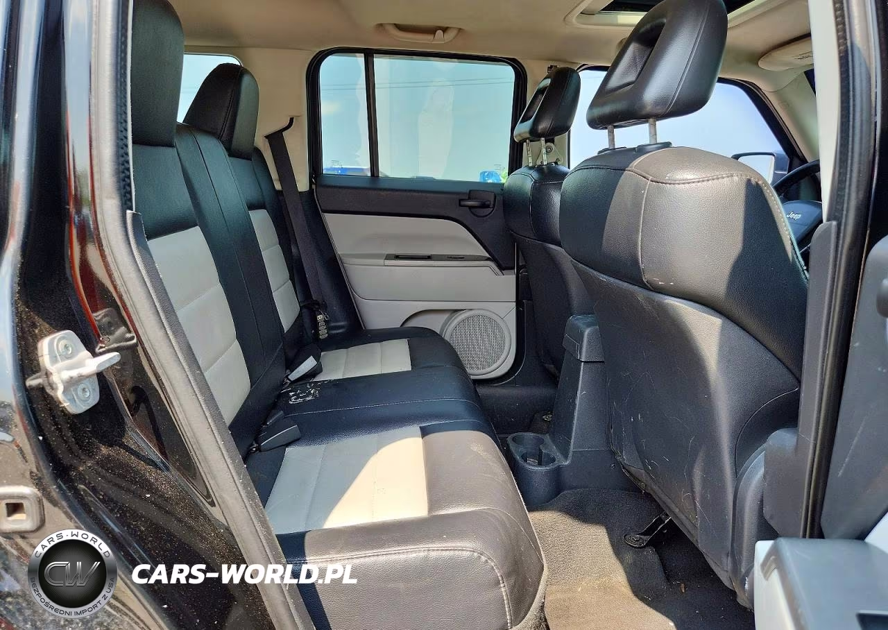 2007 Jeep Patriot Limited VIN:1J8FT48W37D324184 - 10