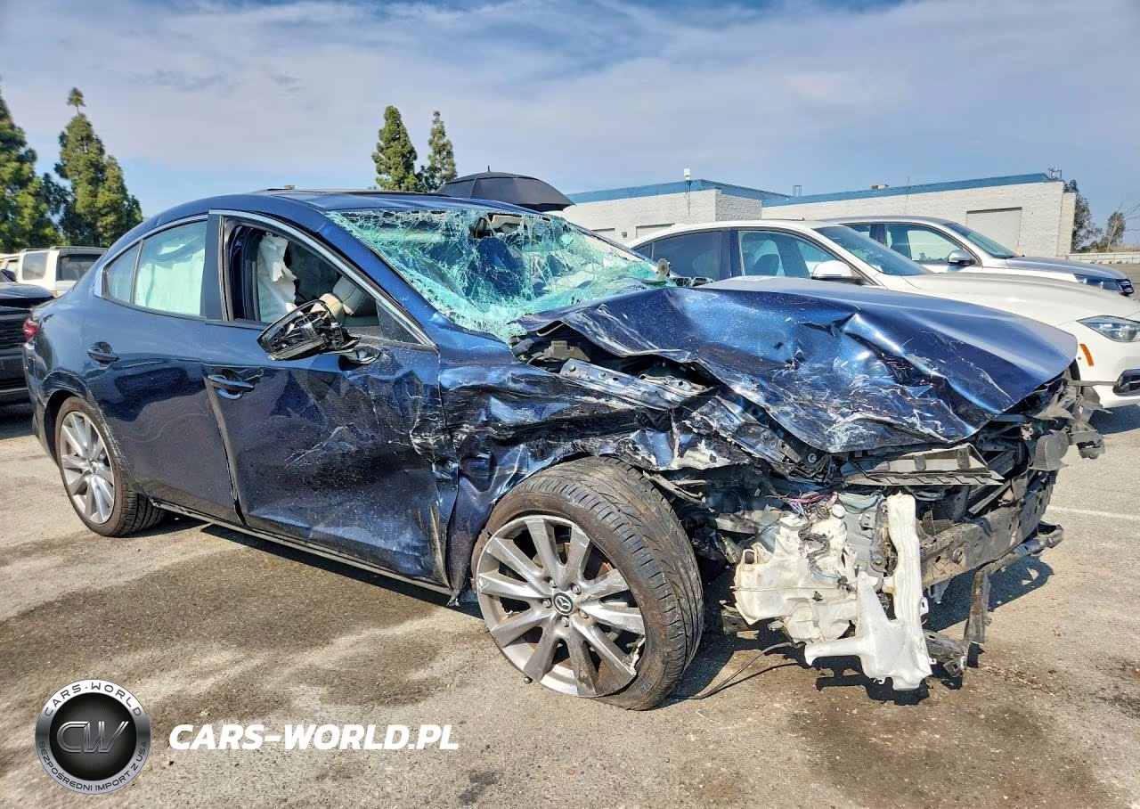 2023 Mazda 3 Preferred VIN:3MZBPACM1PM354428 - 4