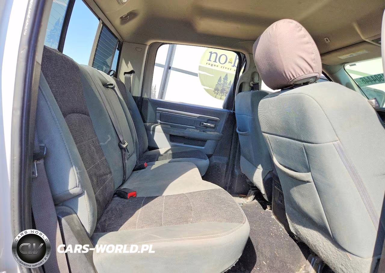2018 Ram 3500 Slt VIN:3C63R3DLXJG423388 - 10