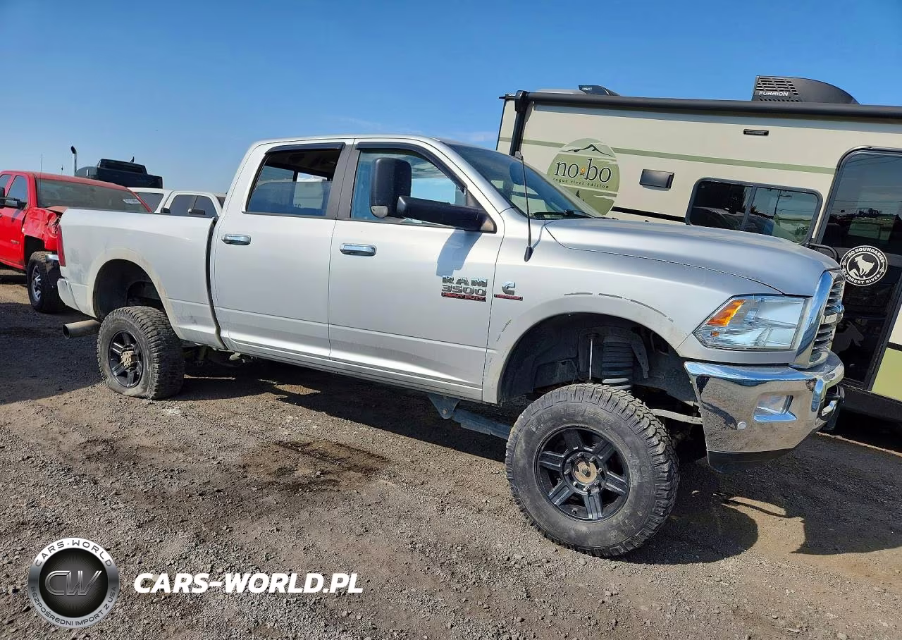 2018 Ram 3500 Slt VIN:3C63R3DLXJG423388 - 4