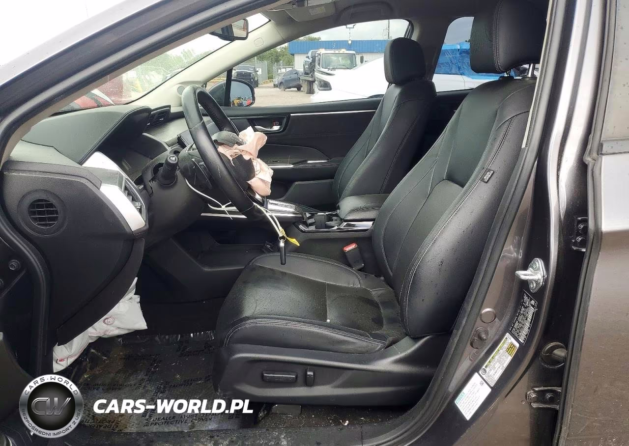 2018 Honda Clarity Touring VIN:JHMZC5F37JC017499 - 7