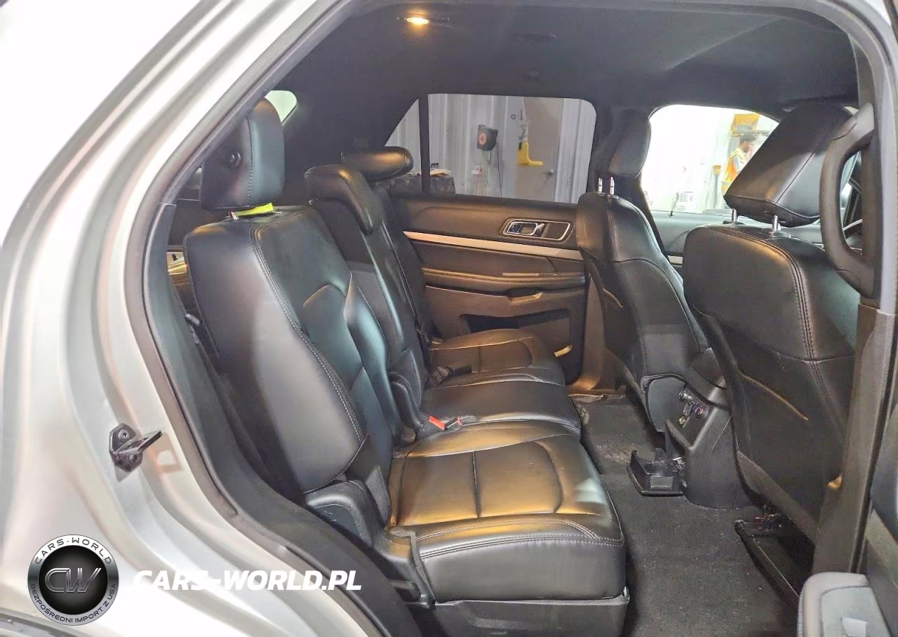 2019 Ford Explorer Xlt VIN:1FM5K8D85KGA67133 - 10