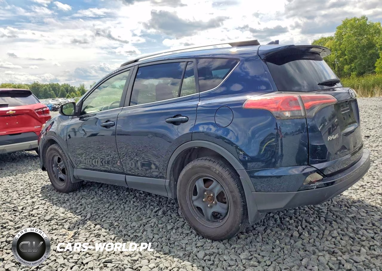 2018 Toyota Rav4 Le VIN:JTMBFREV2JJ747207 - 2