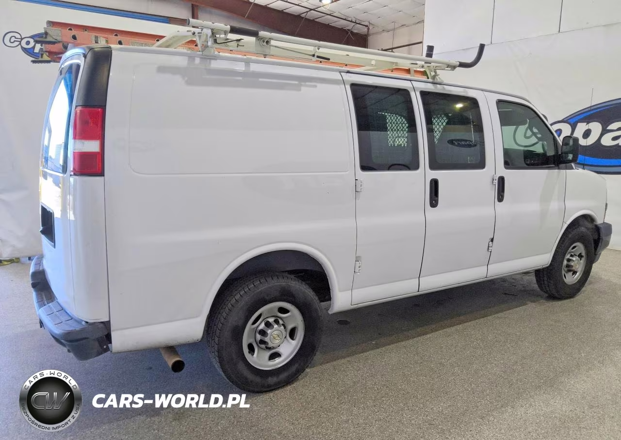 2020 Chevrolet Express G2500 VIN:1GCWGAFP6L1260689 - 3