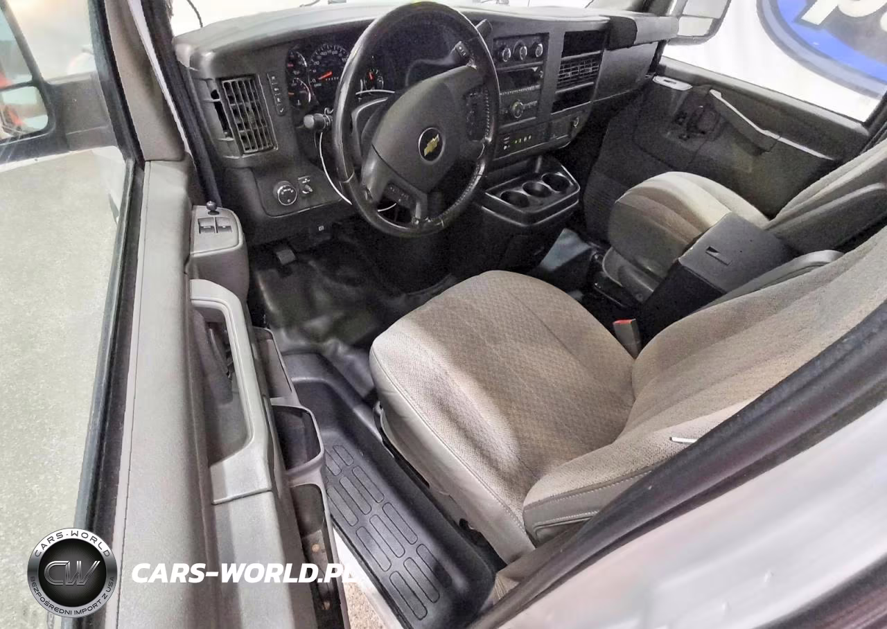 2020 Chevrolet Express G2500 VIN:1GCWGAFP6L1260689 - 8