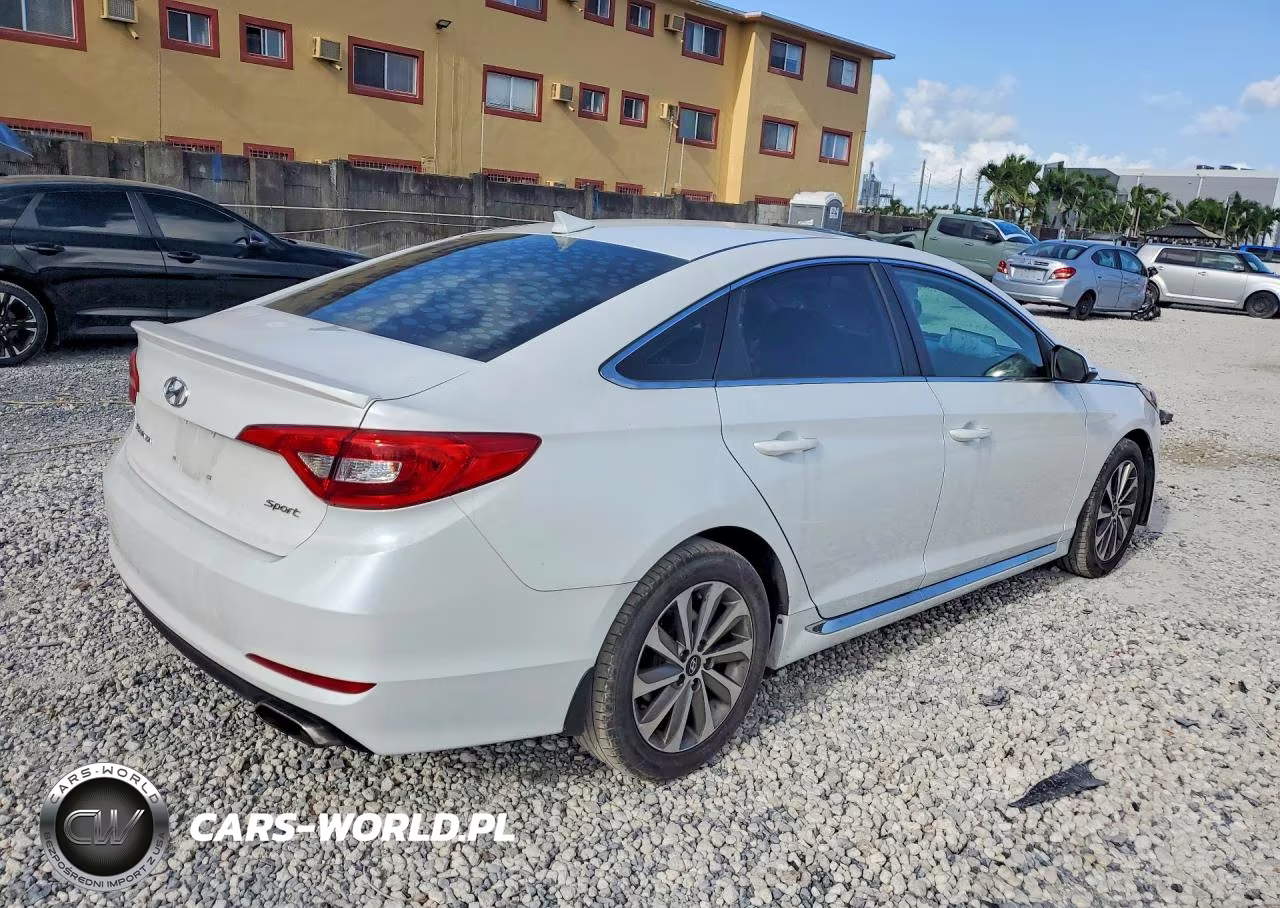 2015 Hyundai Sonata Sport VIN:5NPE34AF6FH062828 - 3