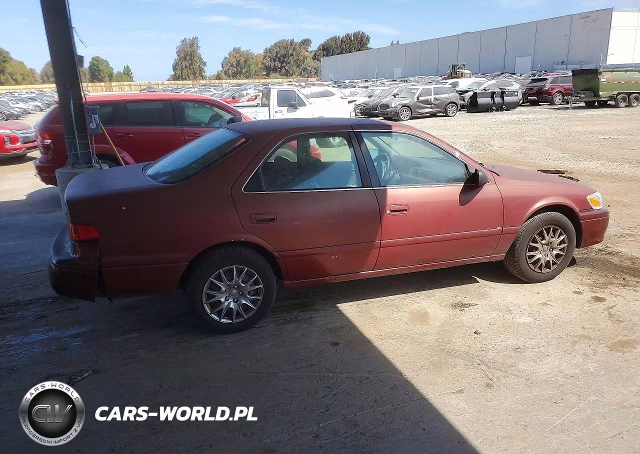 2001 Toyota Camry Le VIN:JT2BG22K210539731 - 3