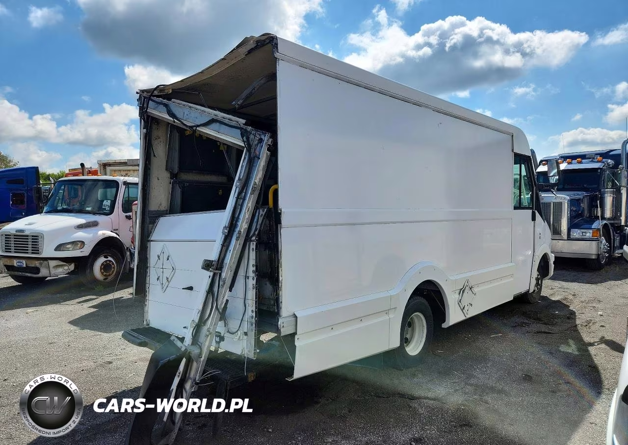2016 Isuzu Reach Delivery Truck VIN:JALB4T175G7W00006 - 3