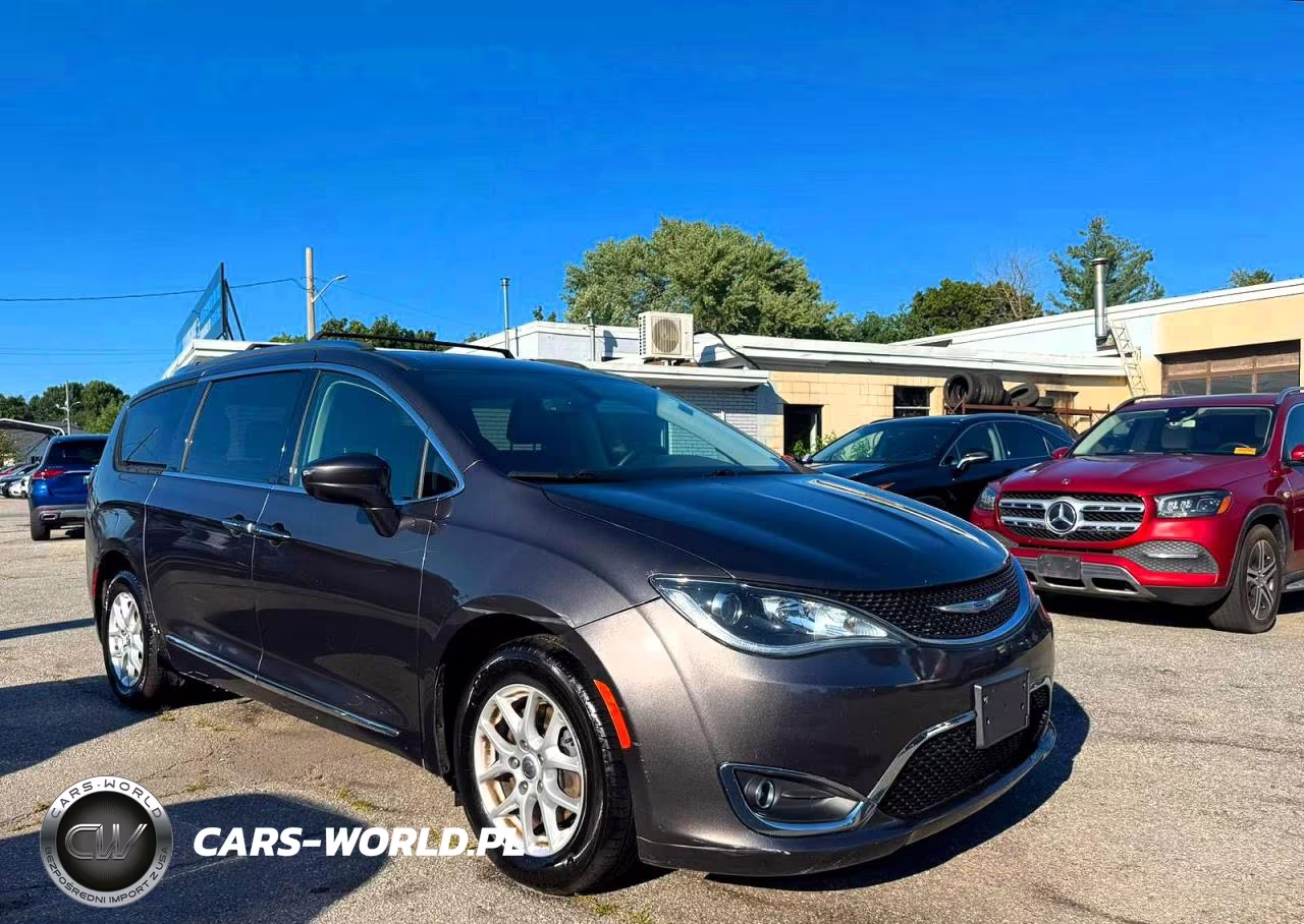 2020 Chrysler Pacifica Touring L