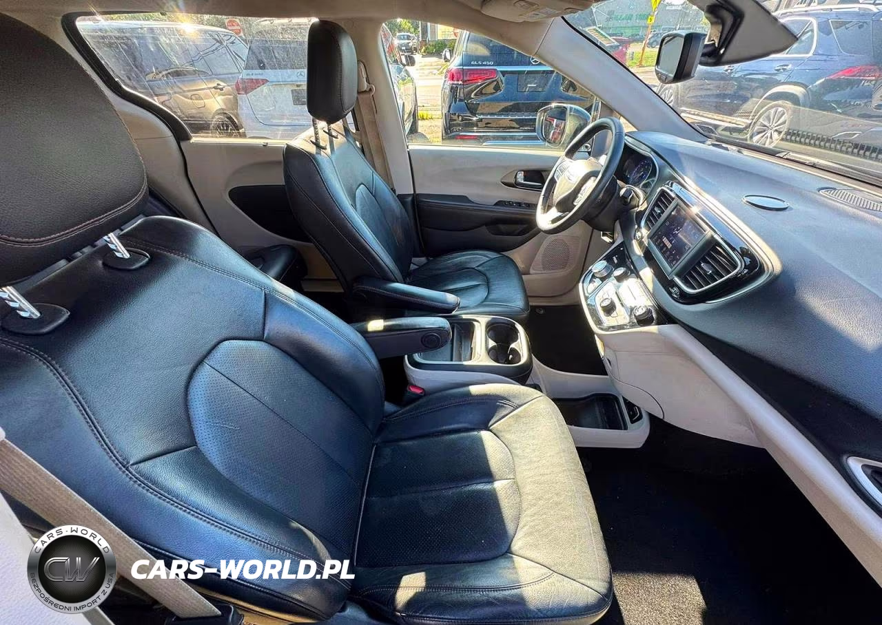 2020 Chrysler Pacifica Touring L VIN:2C4RC1BG4LR106525 - 5