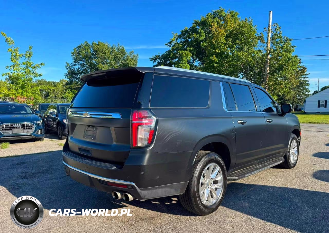 2022 Chevrolet Suburban K1500 Premier VIN:1GNSKFKD2NR207585 - 4