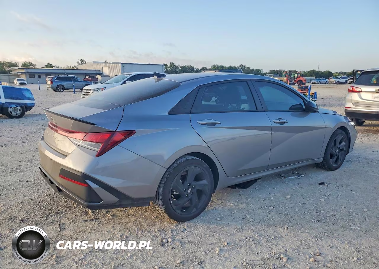 2026 Hyundai Elantra Sel Sport VIN:KMHLM4DG8TU121240 - 3
