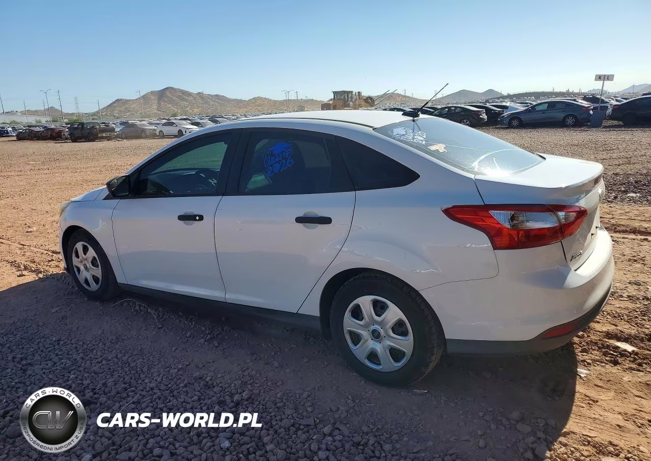 2013 Ford Focus S VIN:1FADP3E28DL382359 - 2