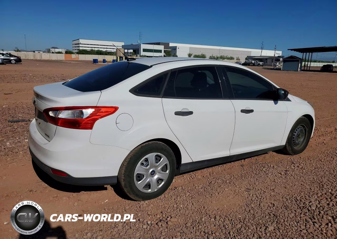 2013 Ford Focus S VIN:1FADP3E28DL382359 - 3