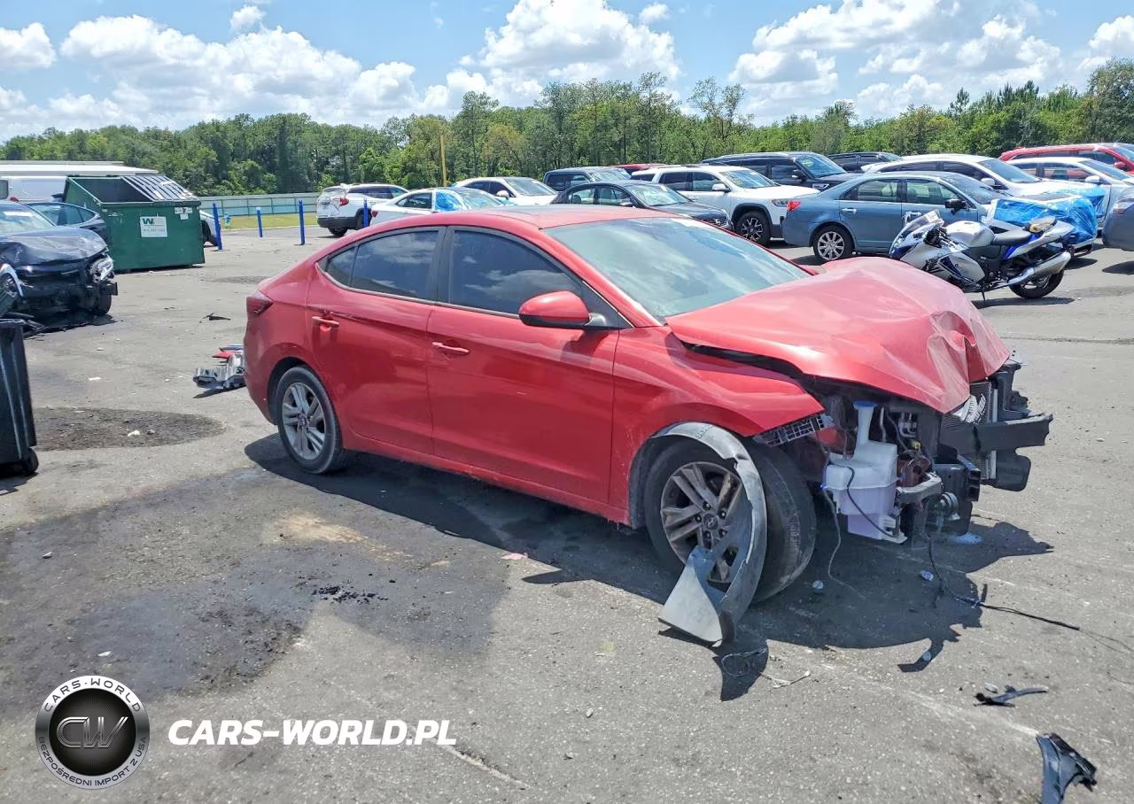 2019 Hyundai Elantra Value Edition VIN:5NPD84LFXKH459348 - 4