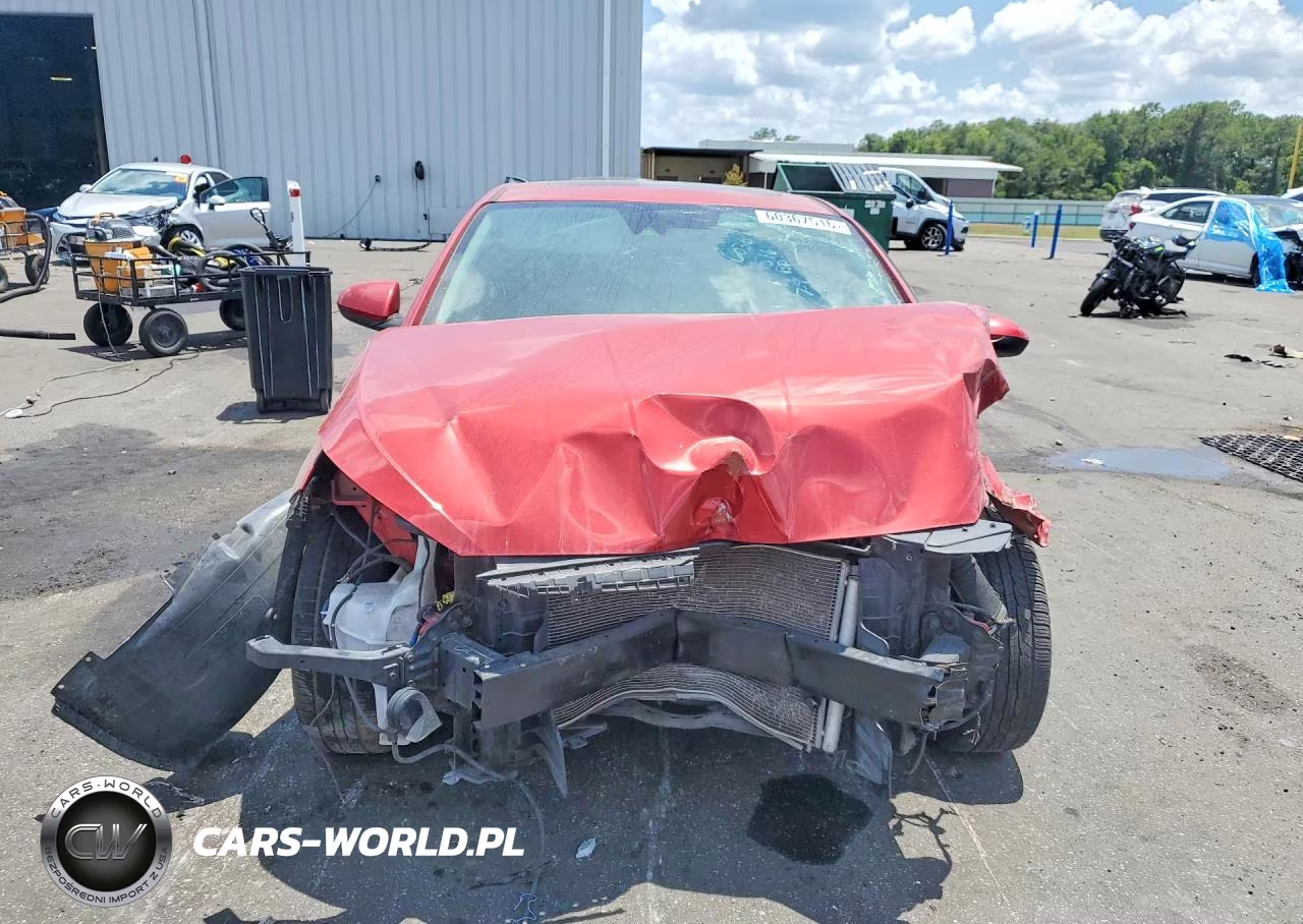 2019 Hyundai Elantra Value Edition VIN:5NPD84LFXKH459348 - 5