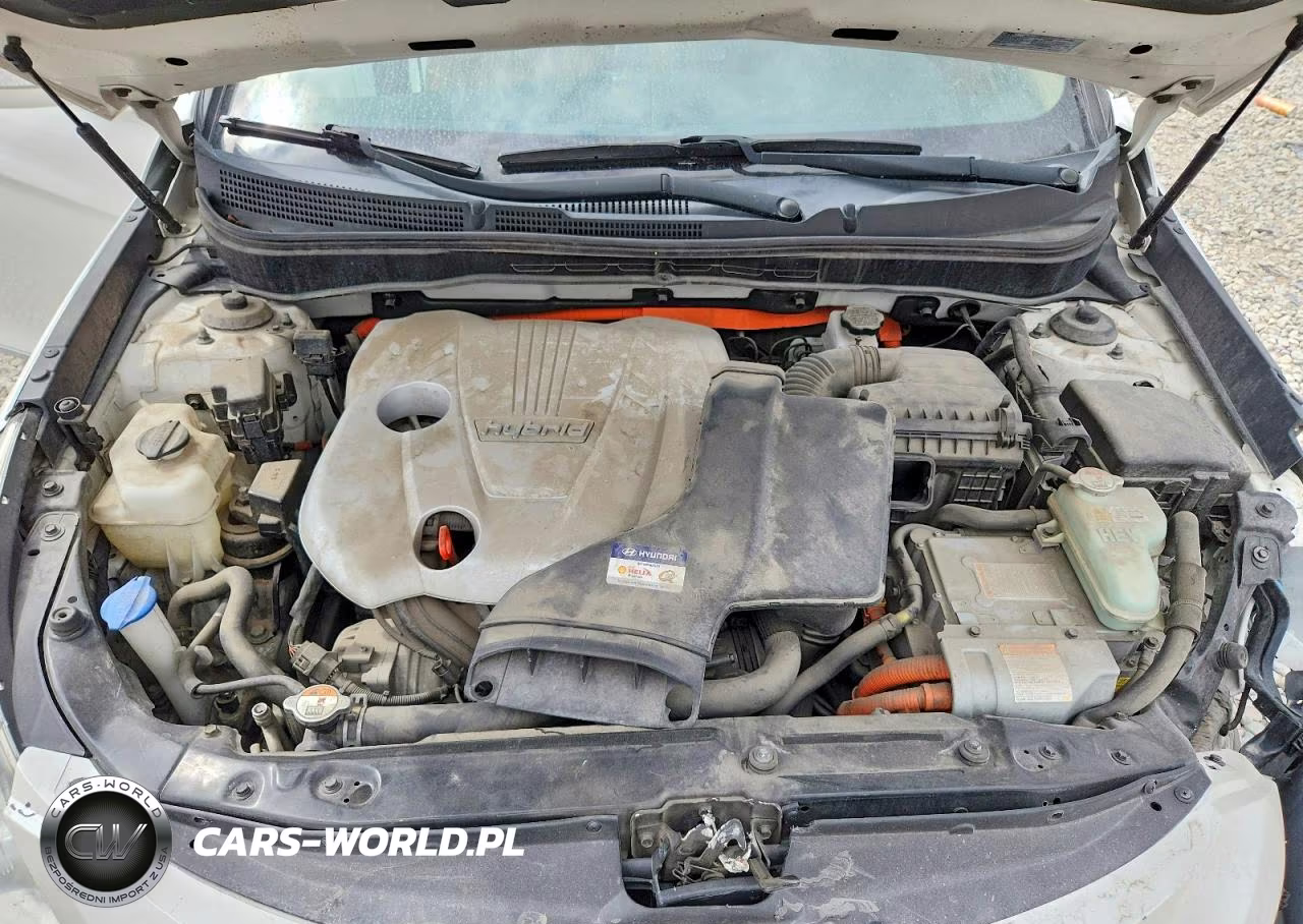 2015 Hyundai Sonata Hybrid Base VIN:KMHEC4A41FA139848 - 11