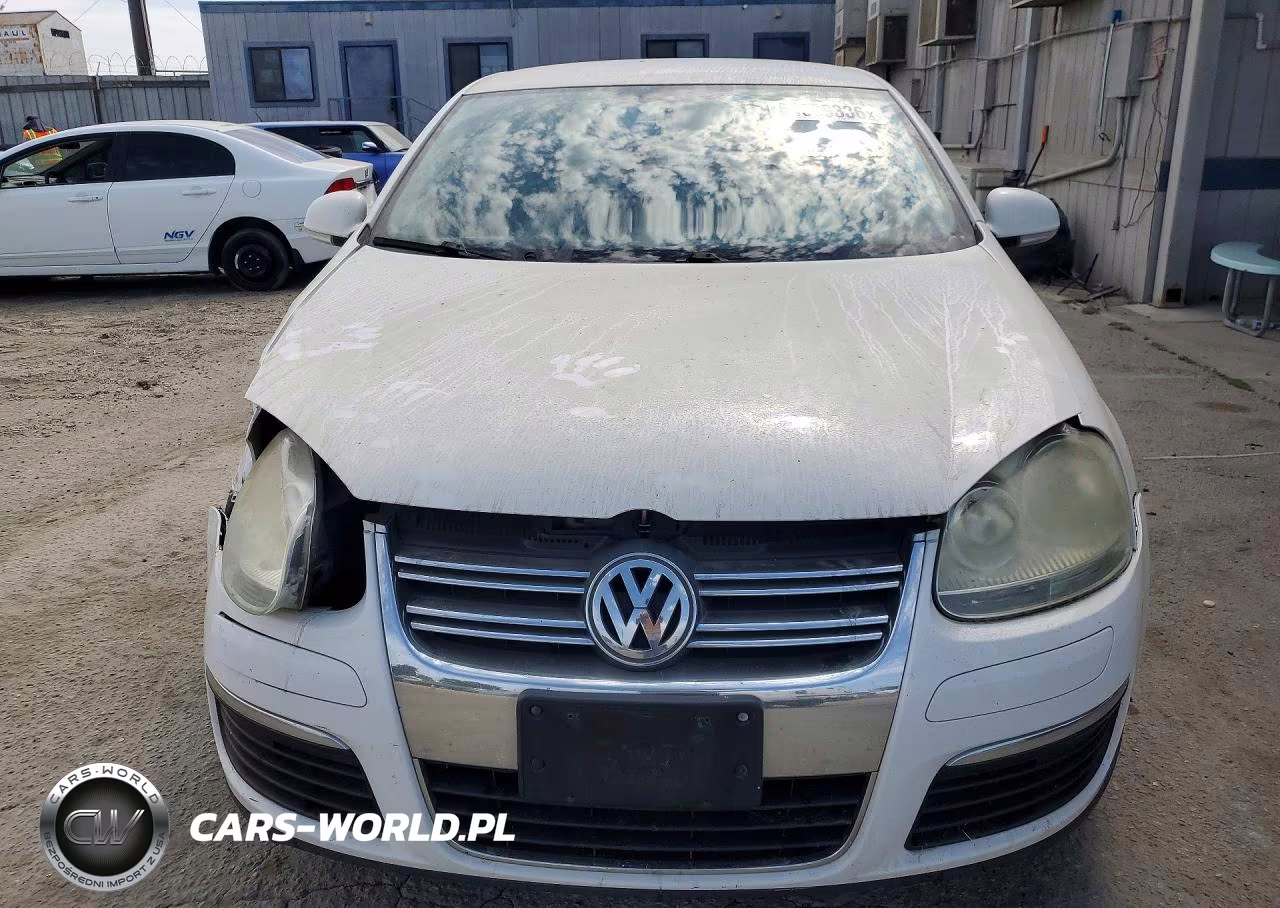 2010 Volkswagen Jetta S VIN:3VWJZ7AJ6AM078028 - 5