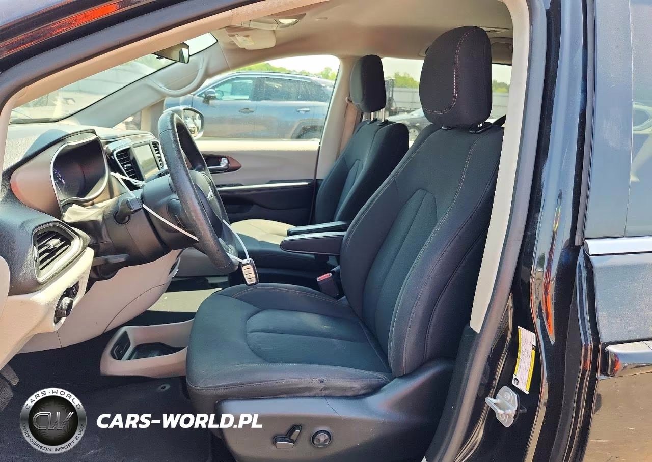 2018 Chrysler Pacifica Lx VIN:2C4RC1CG9JR294907 - 7