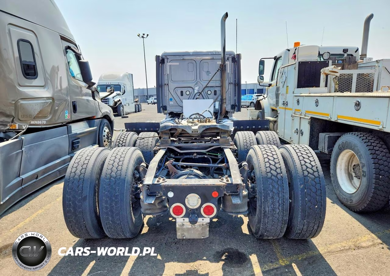 2018 Freightliner Cascadia 1 - Semi Truck VIN:3AKNHLDRXJSJU2569 - 6