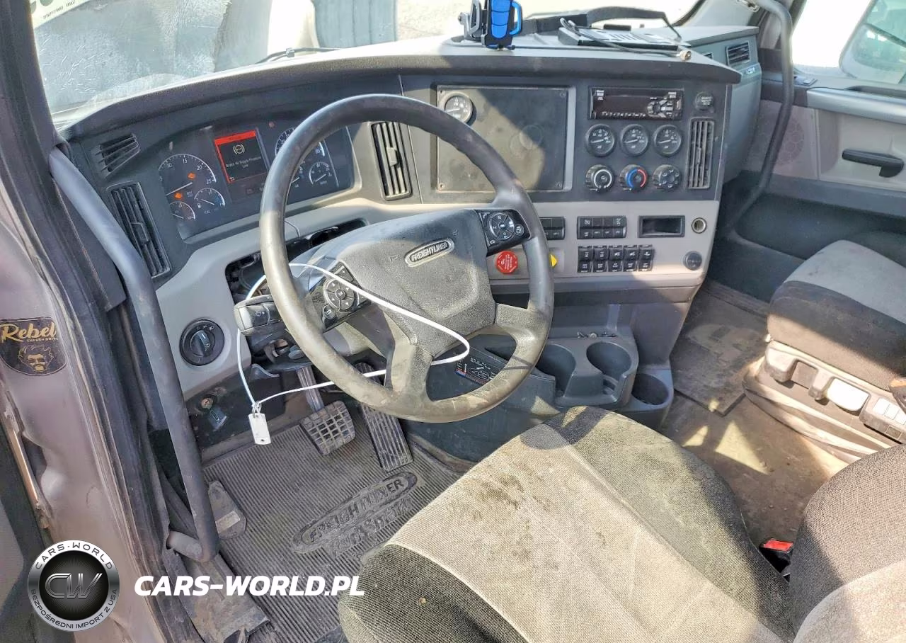 2018 Freightliner Cascadia 1 - Semi Truck VIN:3AKNHLDRXJSJU2569 - 8