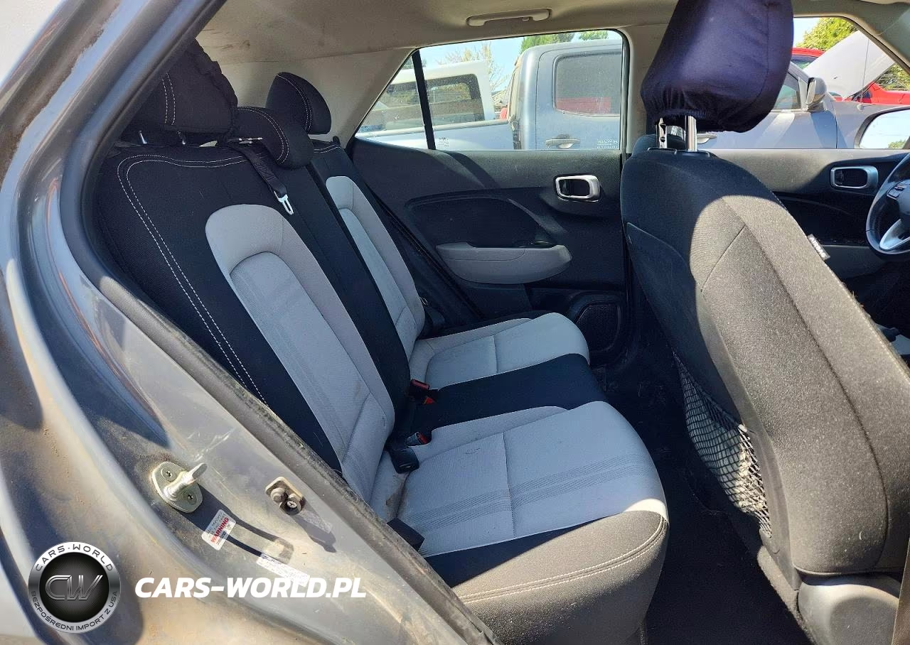 2022 Hyundai Venue Sel VIN:KMHRC8A37NU183317 - 11