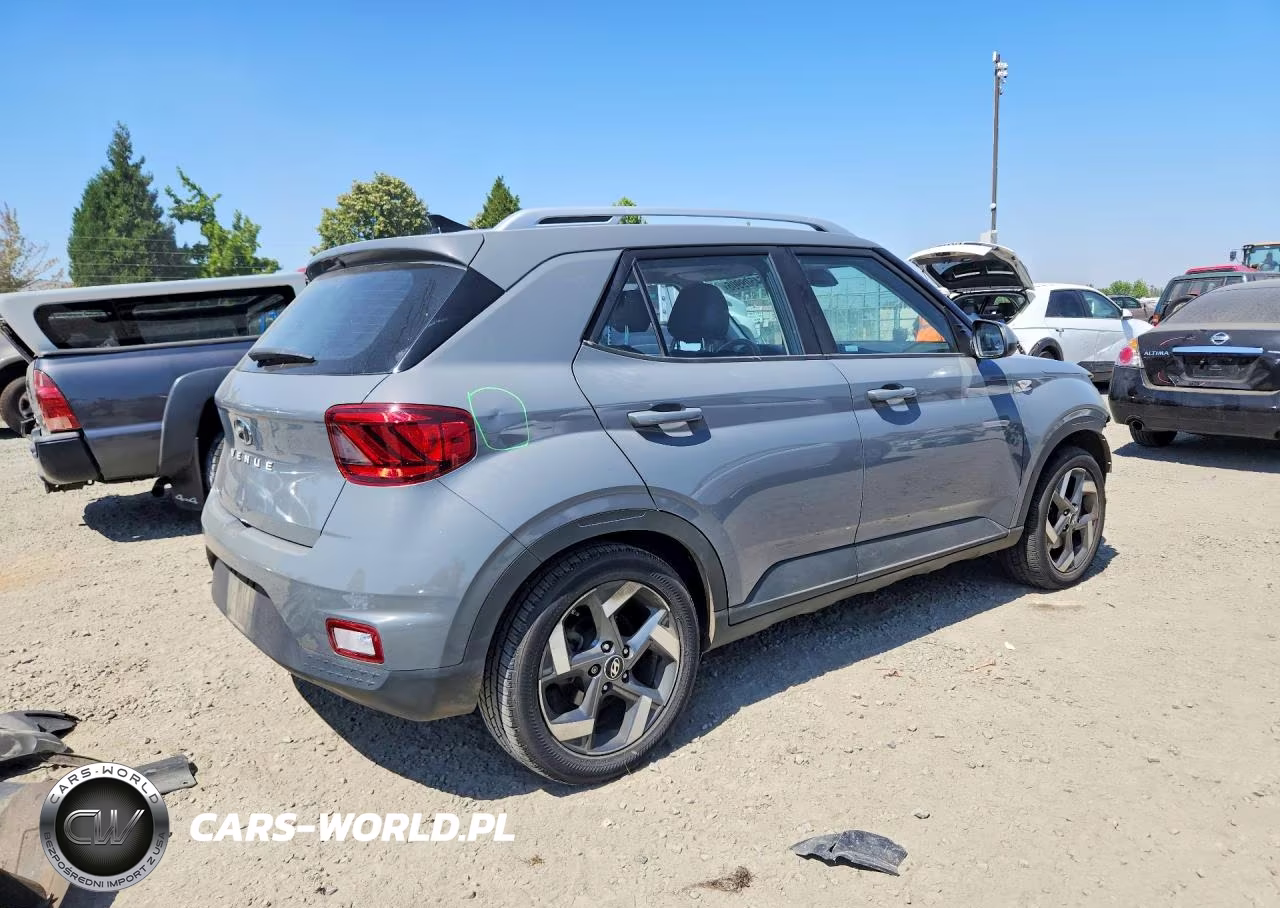 2022 Hyundai Venue Sel VIN:KMHRC8A37NU183317 - 3