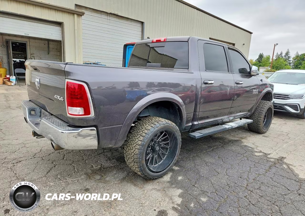 2018 Ram 1500 Laramie VIN:1C6RR7NM1JS353636 - 3