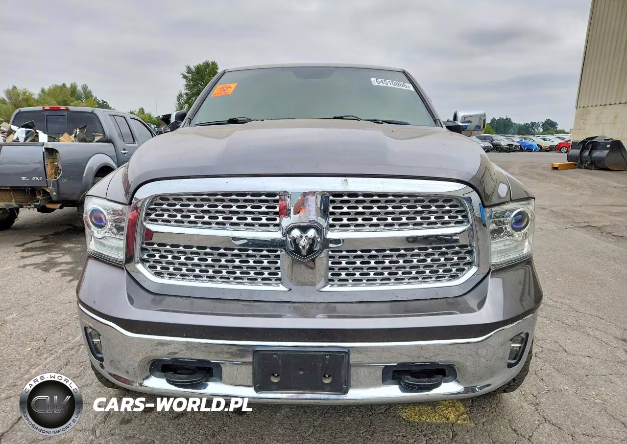 2018 Ram 1500 Laramie VIN:1C6RR7NM1JS353636 - 5
