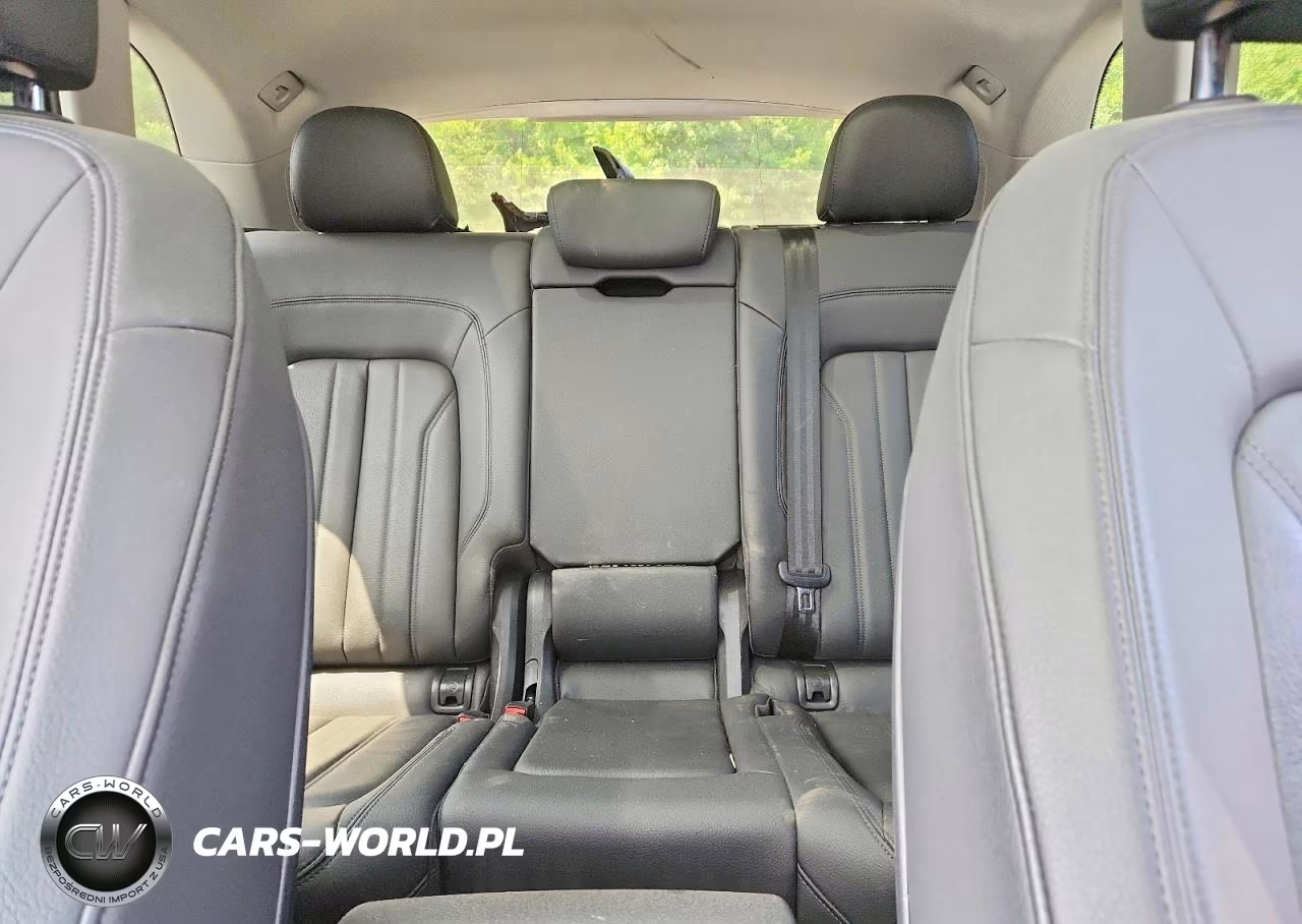 2019 Audi Q5 Premium Plus VIN:WA1BNAFYXK2105126 - 10