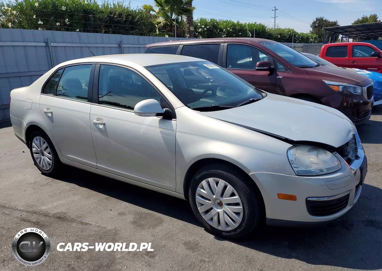 2010 Volkswagen Jetta S VIN:3VWJZ7AJ3AM079590 - 4