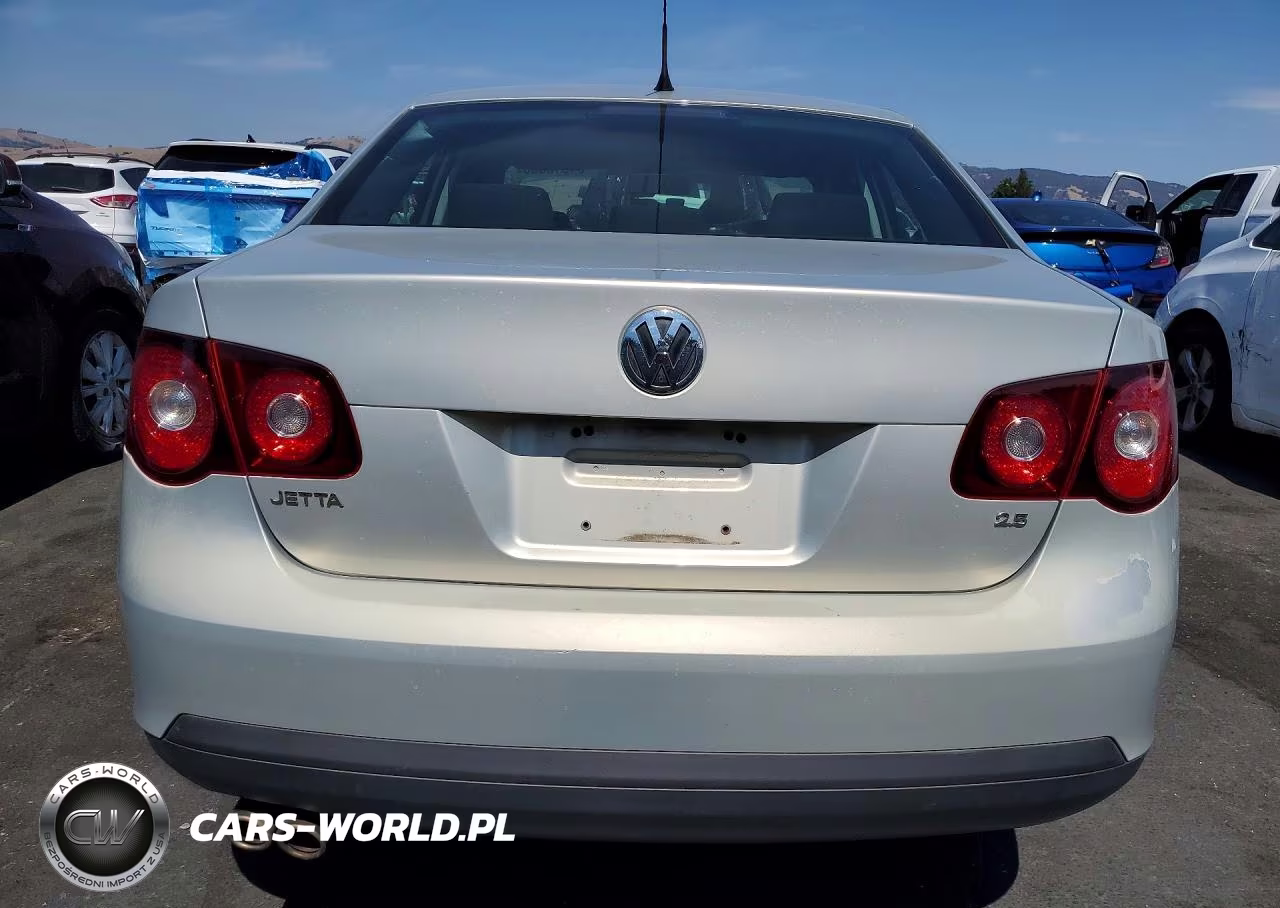 2010 Volkswagen Jetta S VIN:3VWJZ7AJ3AM079590 - 6
